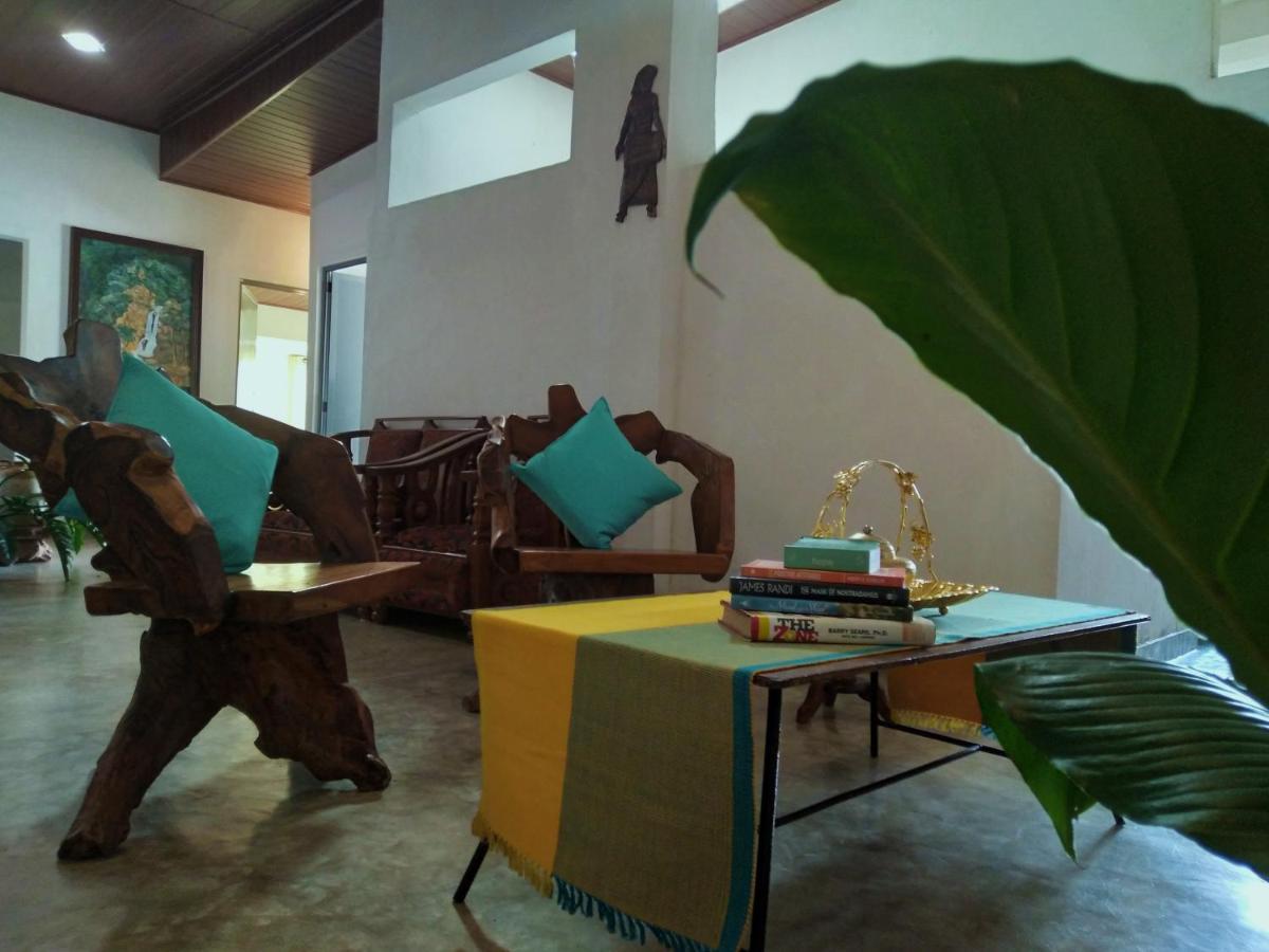 Barefoot Inn Kandy Exteriör bild